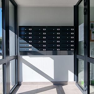 PD938 Vertical indoor postbox, 8 mailboxes, anthracite